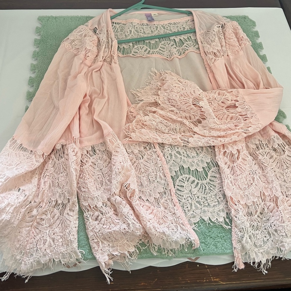 Alya Pink Lace Robe with Intricate Floral Patterns